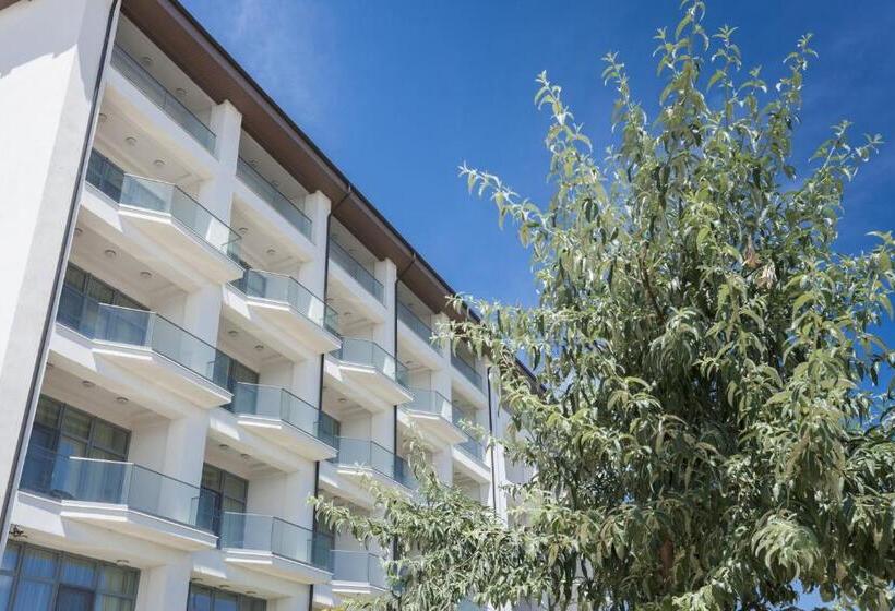 בית מלון כפרי Nautic Luxury Club