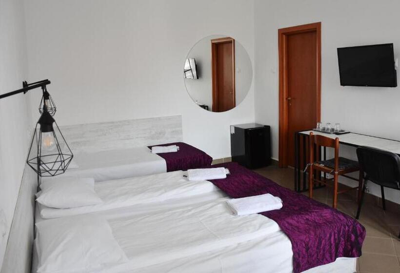 هتل Pension Recidency