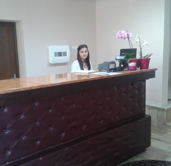 Отель Semiramis