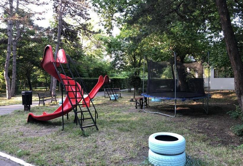 Отель Semiramis