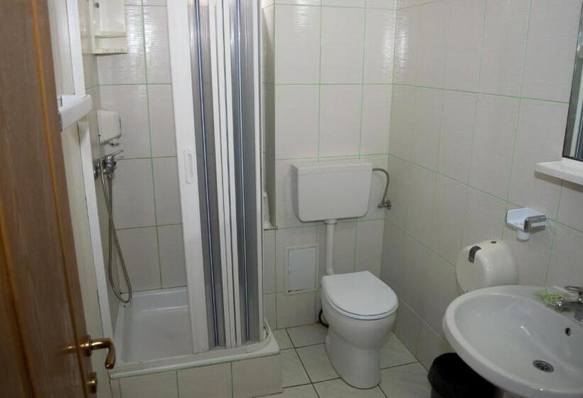 هتل Tiberius Residence