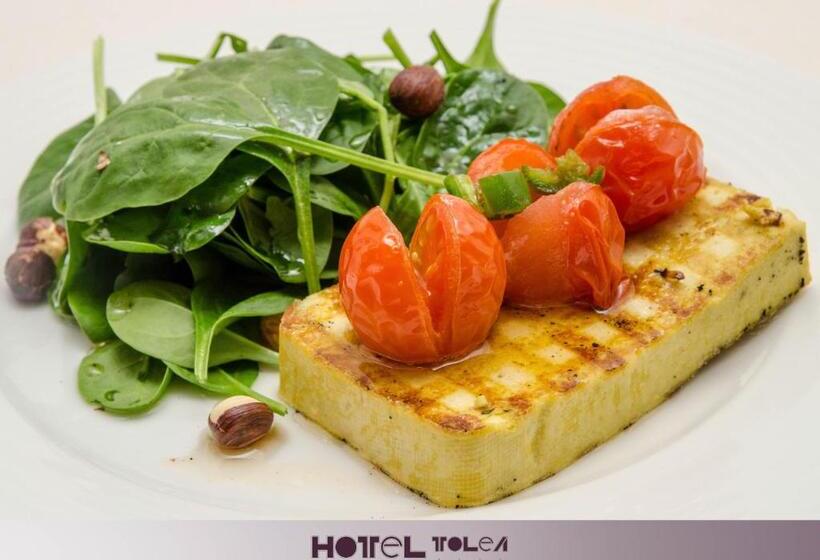 فندق Tolea