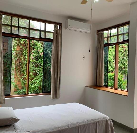 هاستل Alojamiento Familiar Custodia