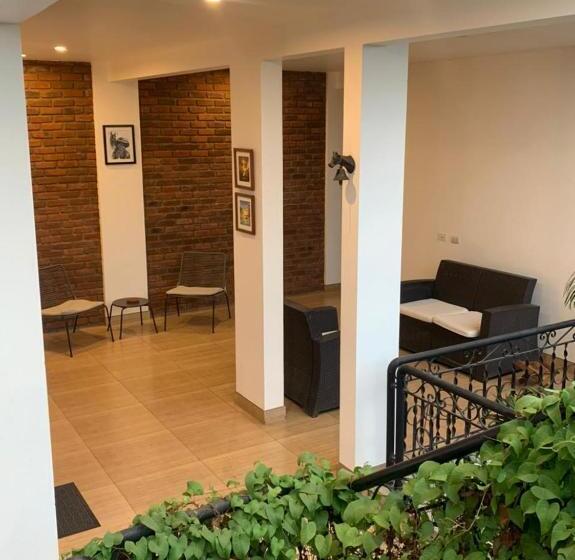 هاستل Alojamiento Familiar Custodia