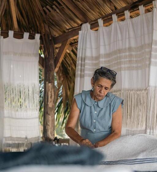 تختخواب و صبحانه Casa Coraje