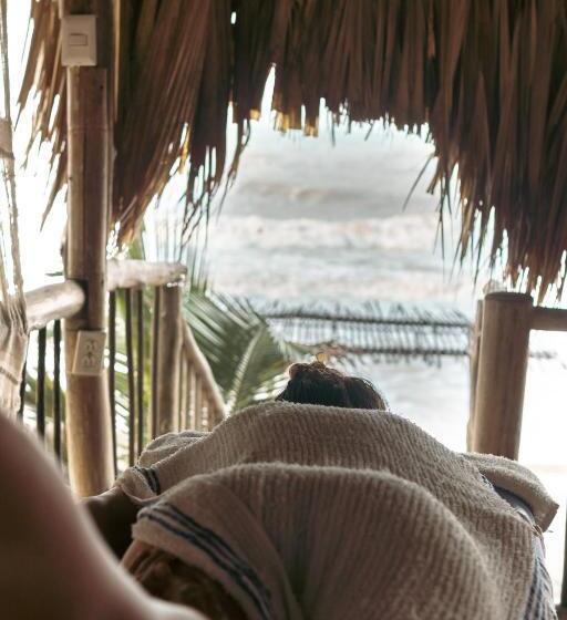 تختخواب و صبحانه Casa Coraje