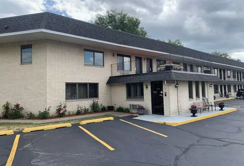 Hotelli Geneva Wells Inn