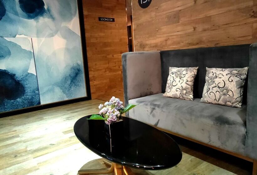 Lnsail Hotel Shenzhen Luohu Port Railway Station