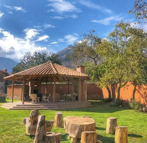 هتل Lizzy Wasi Urubamba