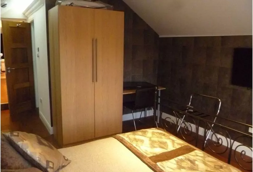 Hotelli Red Kite House