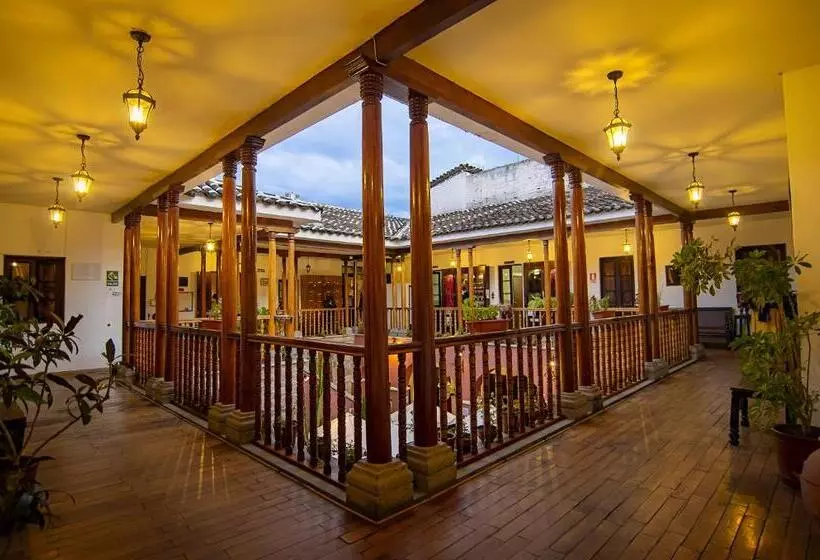 هتل Viavia Cafe Ayacucho