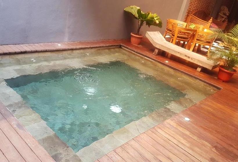 Kayun Hostel Downtown