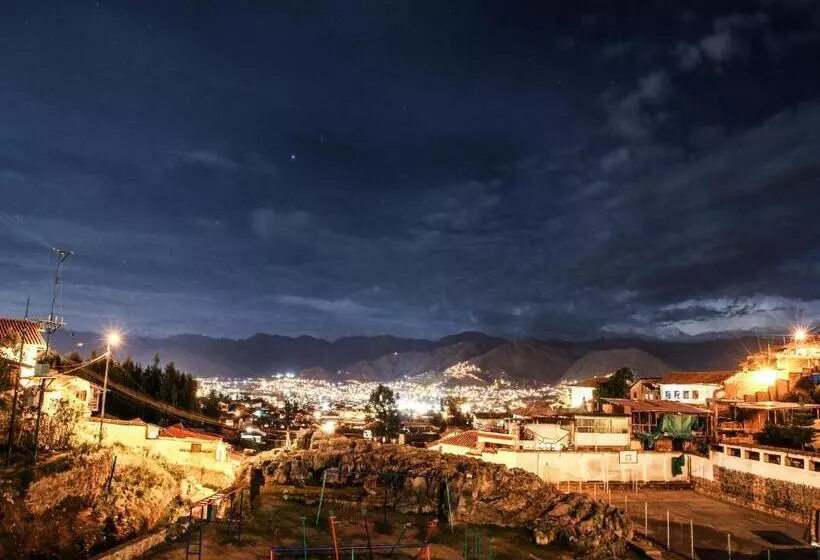 Supertramp Hostel Cusco