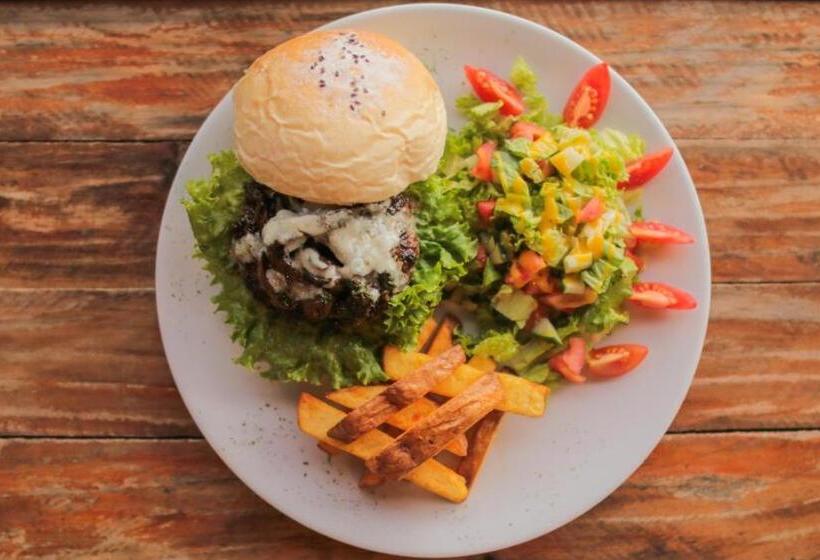 Supertramp Hostel Cusco