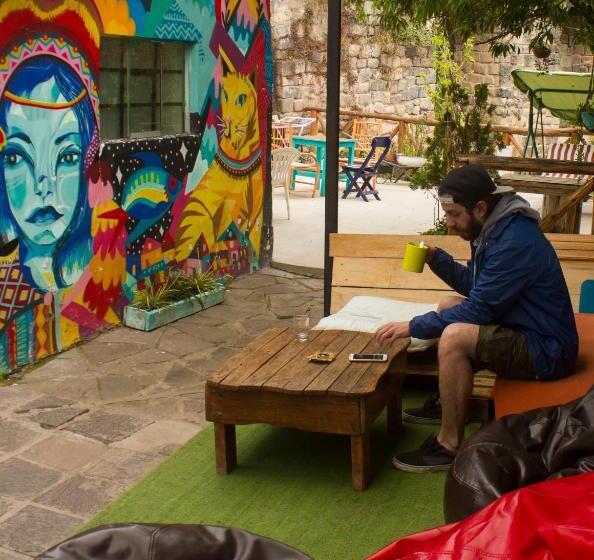 Supertramp Hostel Cusco