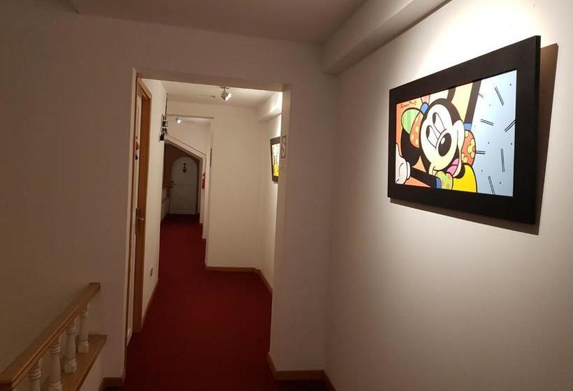 هاستل Le Prince Tacna