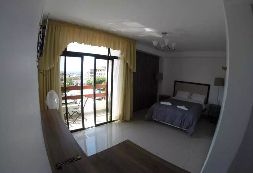 ユースホステル Residencial Los Frayles