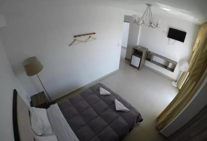 ユースホステル Residencial Los Frayles