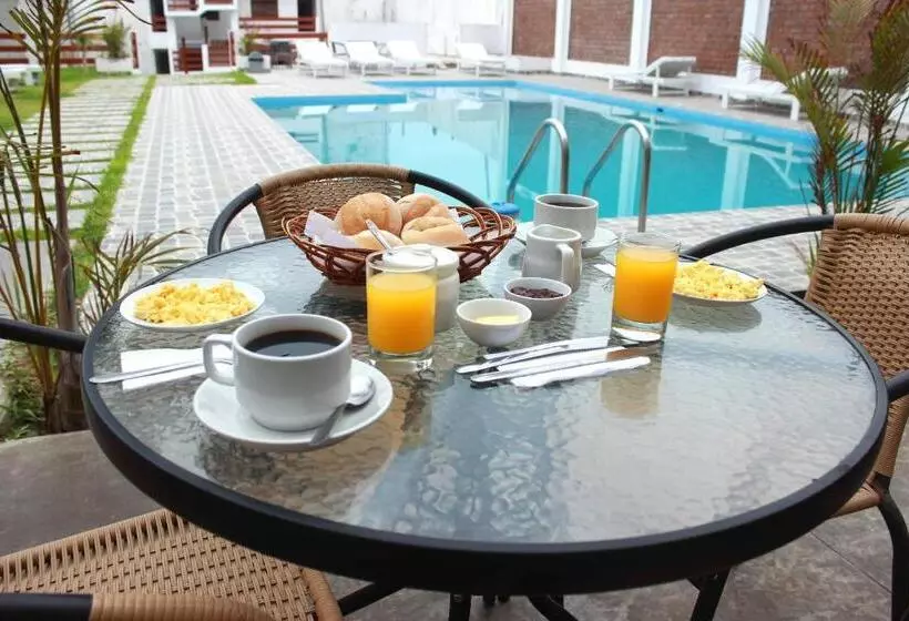 ユースホステル Residencial Los Frayles