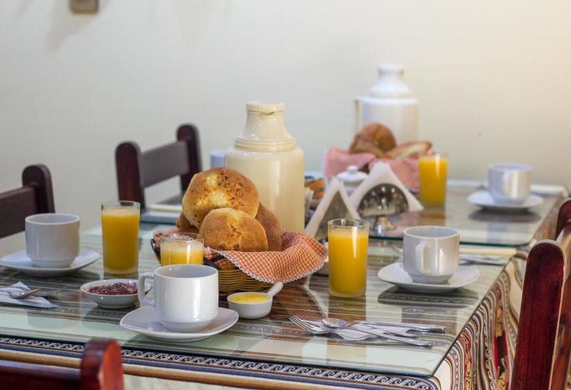 هاستل Totorani Inn