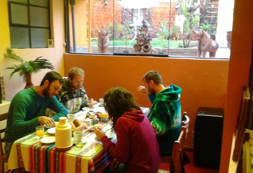 هاستل Totorani Inn