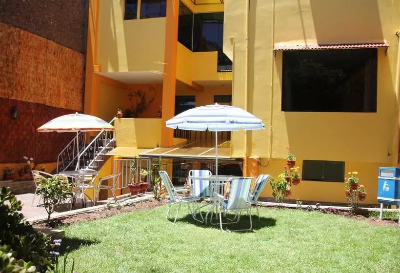 هاستل Totorani Inn