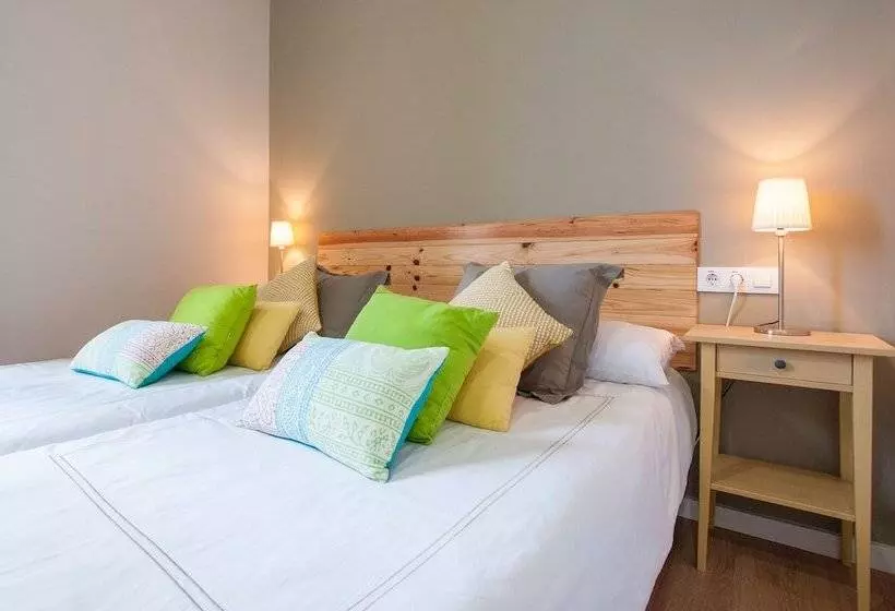 تختخواب و صبحانه Triana Bella Suites