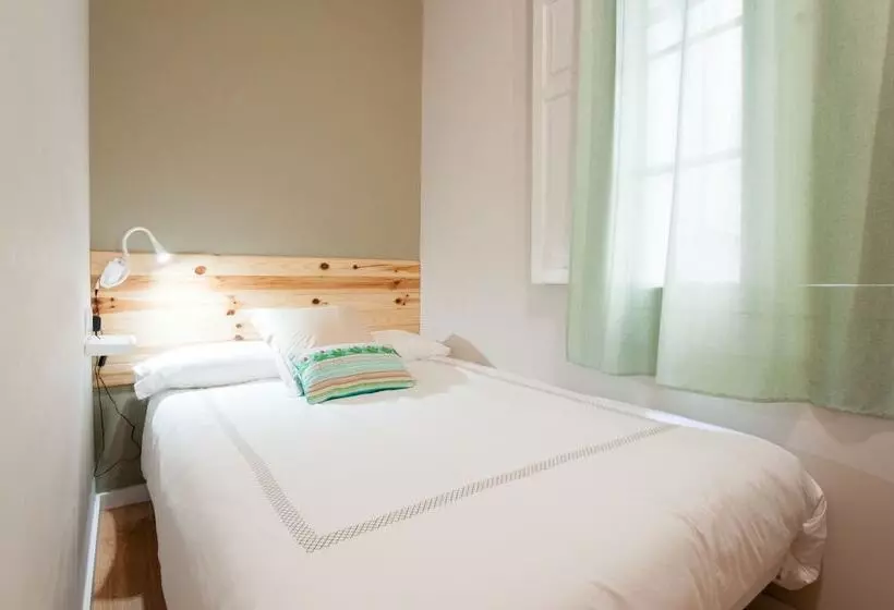 تختخواب و صبحانه Triana Bella Suites