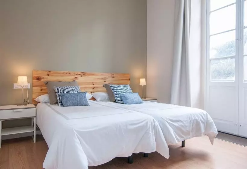 تختخواب و صبحانه Triana Bella Suites