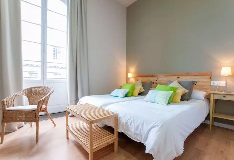 تختخواب و صبحانه Triana Bella Suites