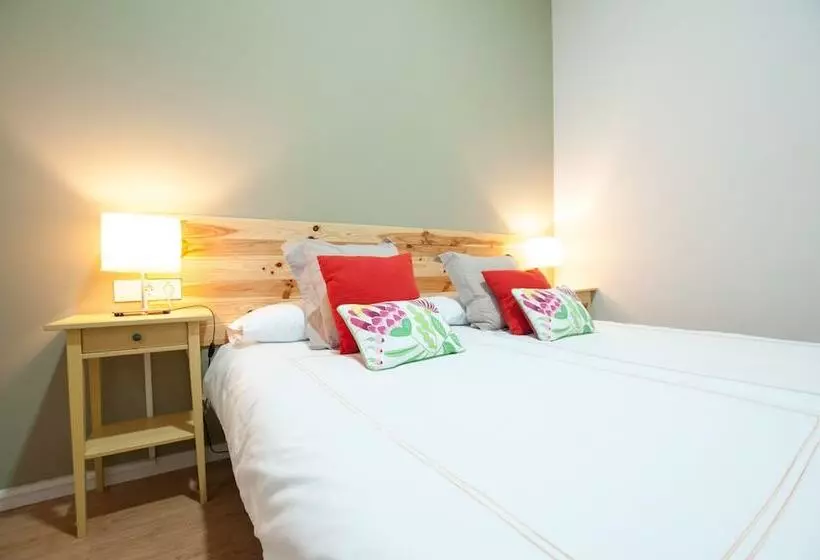 تختخواب و صبحانه Triana Bella Suites