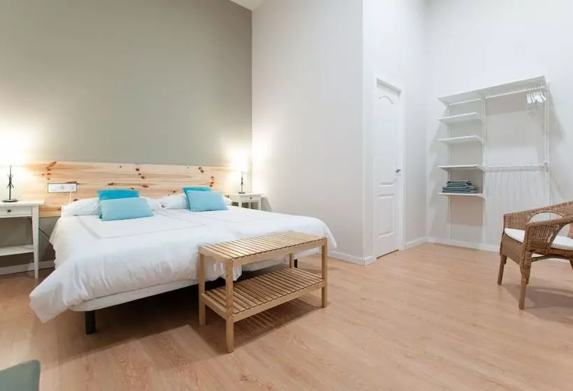 تختخواب و صبحانه Triana Bella Suites