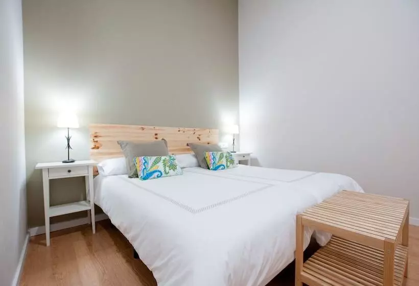 تختخواب و صبحانه Triana Bella Suites