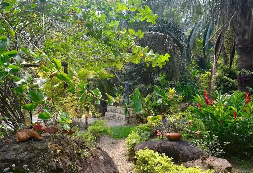 Hotelli Amanwana Ecofinca