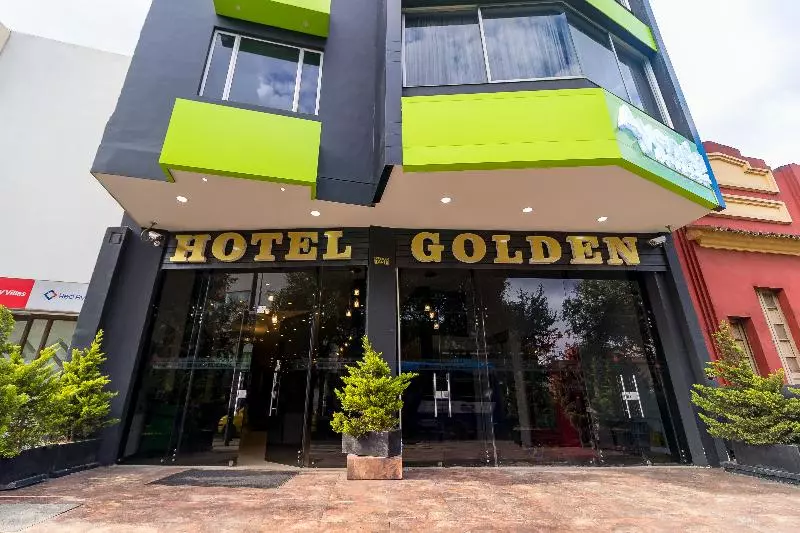 Hotelli Ayenda 1063 Golden