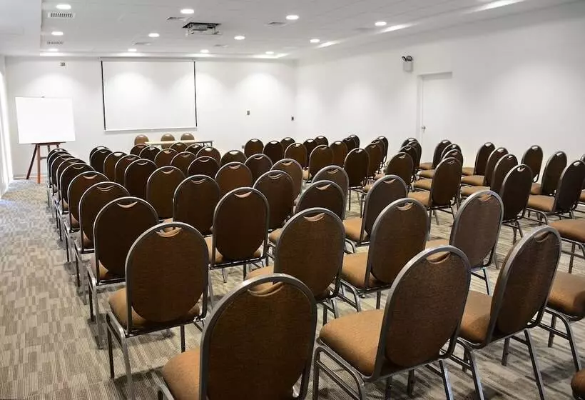 Dm Hoteles Moquegua