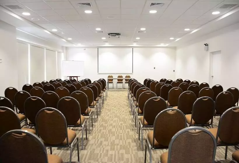 Dm Hoteles Moquegua