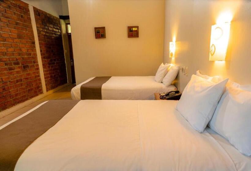 ホテル Dm Es Tarapoto