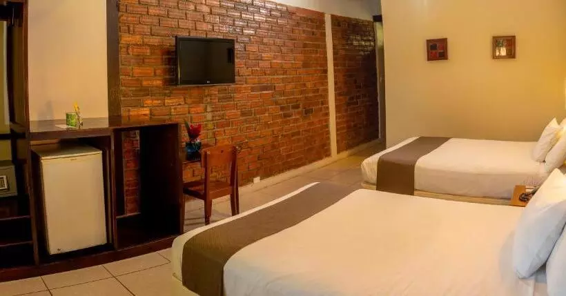 ホテル Dm Es Tarapoto