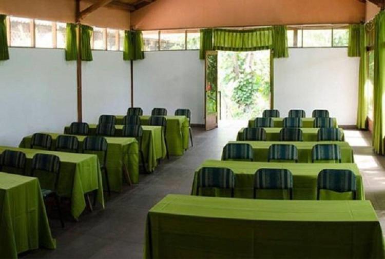 ホテル Dm Es Tarapoto