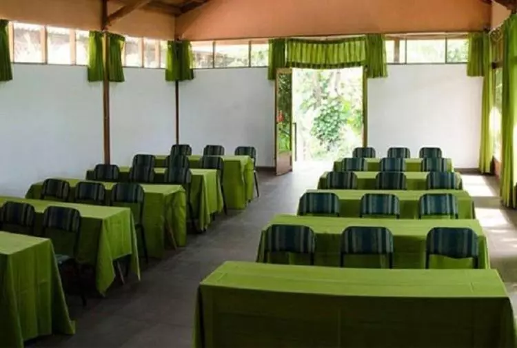 ホテル Dm Es Tarapoto