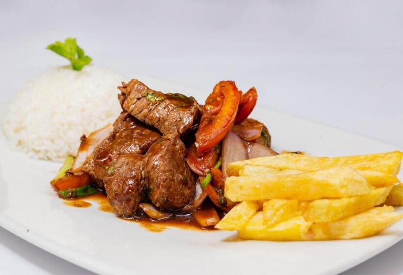 ホテル Dm Es Tarapoto