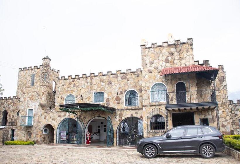 酒店 El Castillo Chinauta