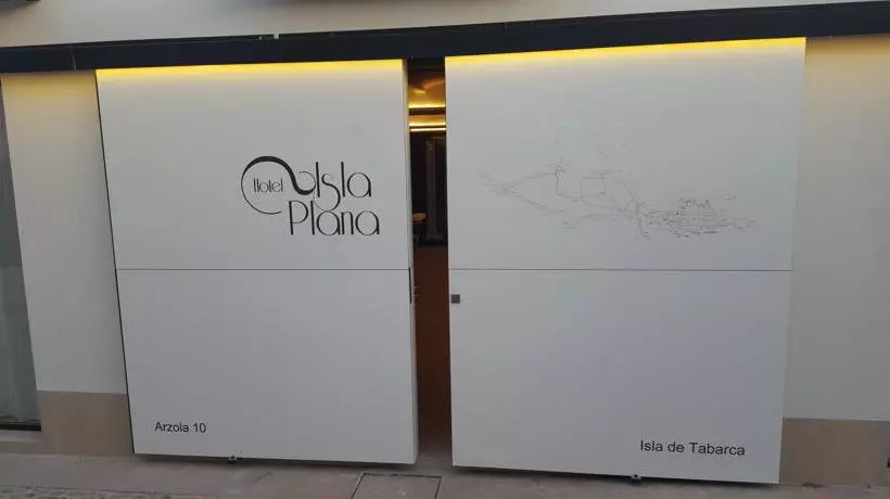 هتل Isla Plana