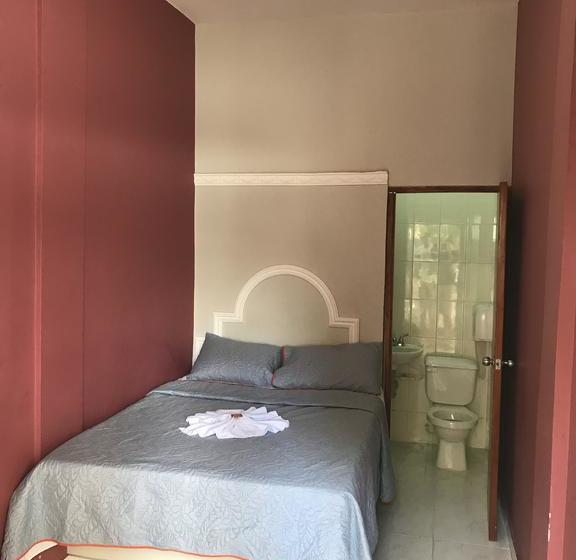 هتل Y Restaurante La Quinta