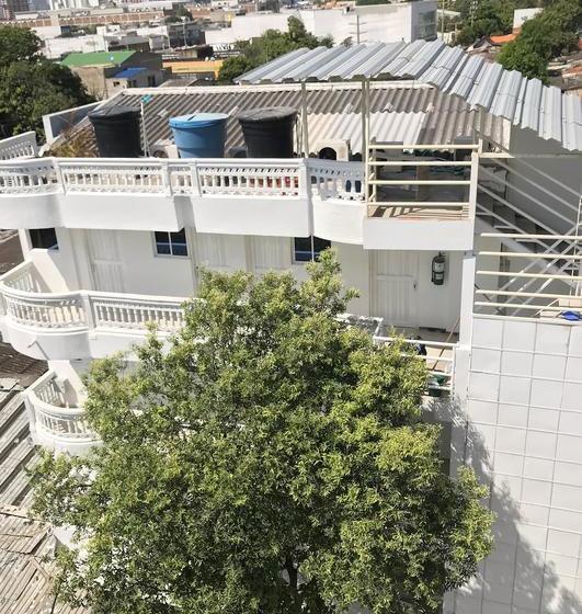 هتل Y Restaurante La Quinta