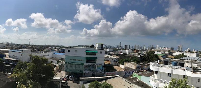 هتل Y Restaurante La Quinta