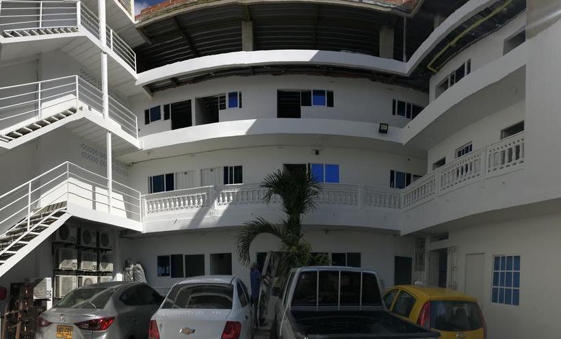 هتل Y Restaurante La Quinta