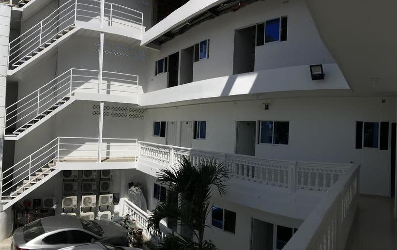 هتل Y Restaurante La Quinta