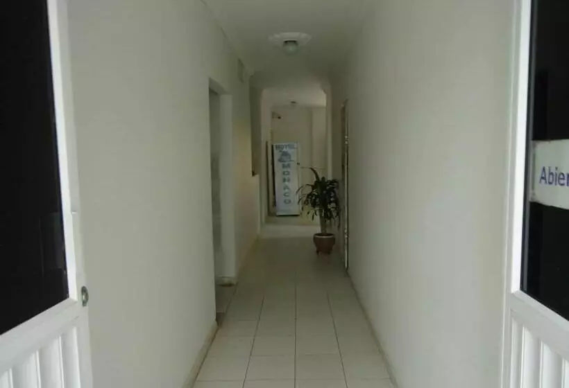 ホテル Monaco De Riohacha